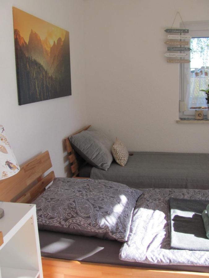 #1Gemuetliches Ruhiges Sonniges Balkonzimmer Mit Gemeinschaftsbad W-Lan Airport Nah Late Night Check In Haus Nr 9,5 Trunkelsberg Eksteriør bilde