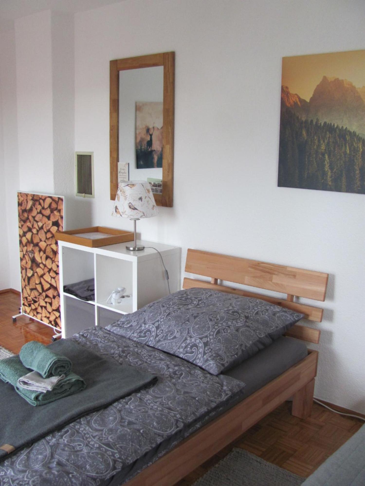 #1Gemuetliches Ruhiges Sonniges Balkonzimmer Mit Gemeinschaftsbad W-Lan Airport Nah Late Night Check In Haus Nr 9,5 Trunkelsberg Eksteriør bilde